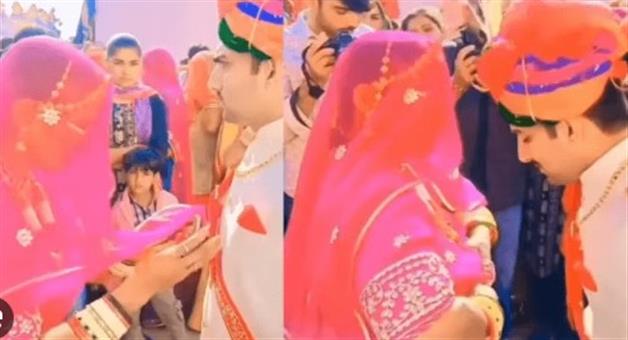 Khabar Odisha:Breastfeeding-Ritual-Before-Horse-Riding-in-Rajasthan-Why-it-went-viral-on-social-media