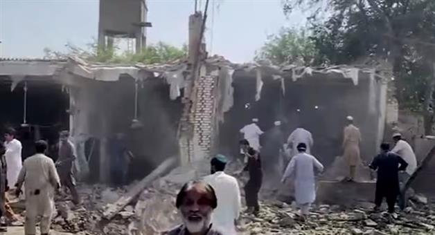 Khabar Odisha:15-killed-and-more-than-50-injured-in-suicidal-bomb-blast-in-pakistan