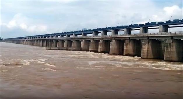 Khabar Odisha:17-dams-44-barrages-to-be-constructed-at-the-lower-reaches-of-mahanadi