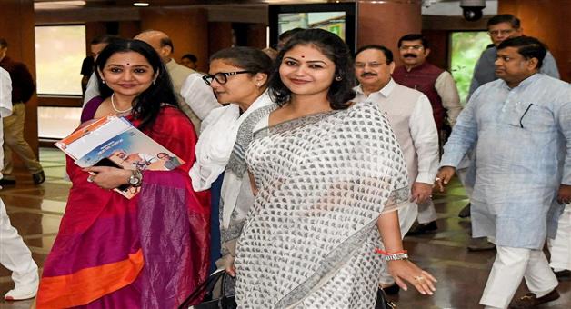Khabar Odisha:17-rebel-tmc-mps-will-join-bjp-before-durga-pooja