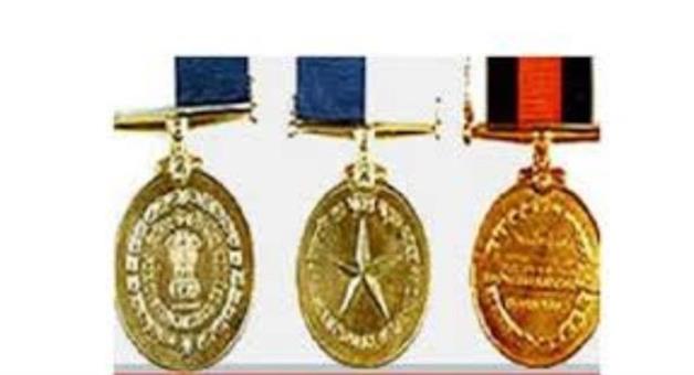 Khabar Odisha:19-people-awarded-Police-Medal-2-awarded-Presidents-Medal-on-Independence-Day