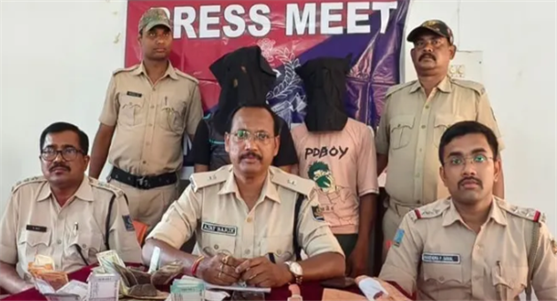 Khabar Odisha:2-brothers-arrested-in-hostel-wardern-murder-case-of-baisinga