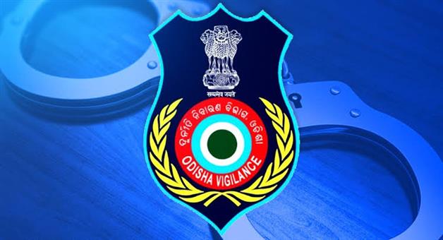 Khabar Odisha:2-engineers-caught-in-vigilance-net-while-taking-bribe