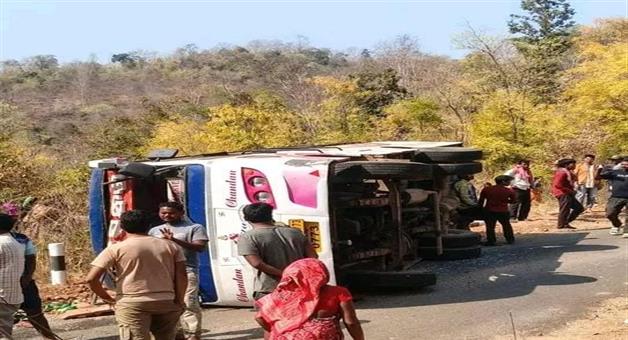 Khabar Odisha:20-opera-artists-injured-in-bus-accident