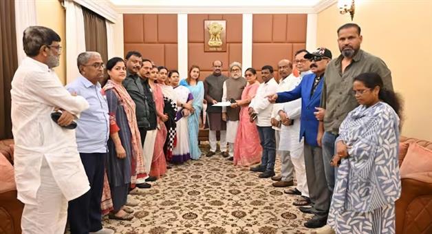 Khabar Odisha:20-rebel-TMC-MPs-to-join-NCP-support-NDA-alliance