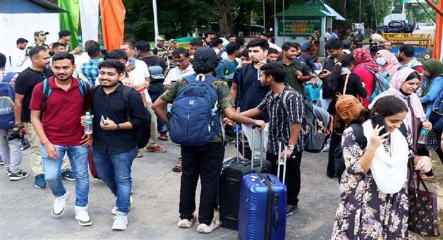 Khabar Odisha:24-hour-control-room-opened-arrangements-made-to-bring-back-odia-students-from-jammu