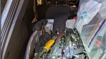 Khabar Odisha:3-arrested-in-america-while-smuggling-89-weapons
