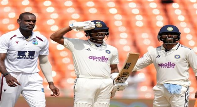 Khabar Odisha:3-batsmen-score-century-innings-on-second-day-India-lead-by-286-runs