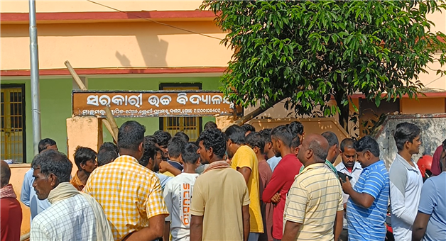 Khabar Odisha:3-theachers-of-machamara-school-suspended-by-beo