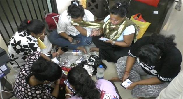 Khabar Odisha:31-kg-of-cannabis-seized-at-Titilagarh-railway-station-6-women-arrested