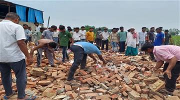 Khabar Odisha:4-women-died-in-explosion-in--firecracker-factory-at-amroha-up