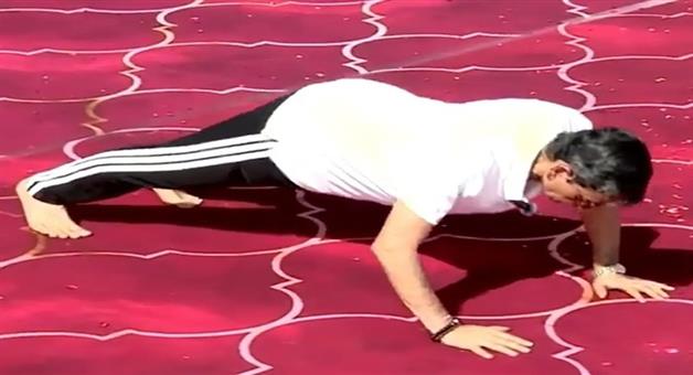 Khabar Odisha:51-push-ups-in-a-day-everyone-is-amazed-by-the-fitness-of-the-73-year-old-Governor-of-Tamil-Nadu