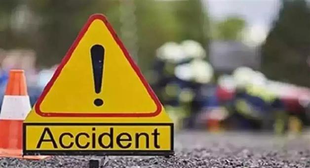 Khabar Odisha:6-lives-were-lost-when-the-truck-crushed-it
