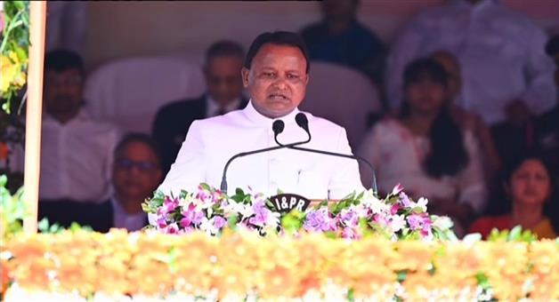 Khabar Odisha:80th-Independence-Day-CM-Mohan-Majhi-Hoists-Tricolour-in-Bhubaneswar-Hails-Freedom-Fighters