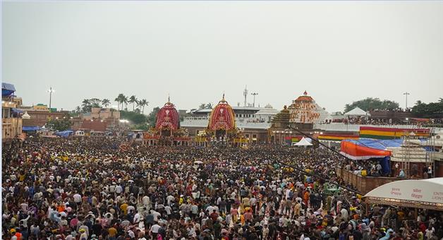 Khabar Odisha:9-lakh-devotees-gather-Rath-Yatra-held-smoothly-despite-adverse-weather-State-Government