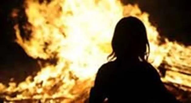 Khabar Odisha:A-minor-girl-set-herself-on-fire-in-bargarh-district-gaicilet-police-station