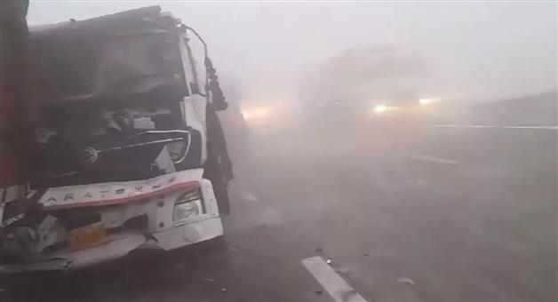 Khabar Odisha:Accidents-increasing-due-to-fog-nine-died-on-Saturday