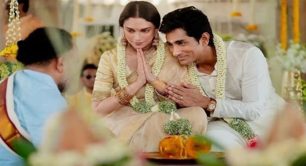 Khabar Odisha:Aditi-Rao-Hydari-got-engaged-with-sidhartha