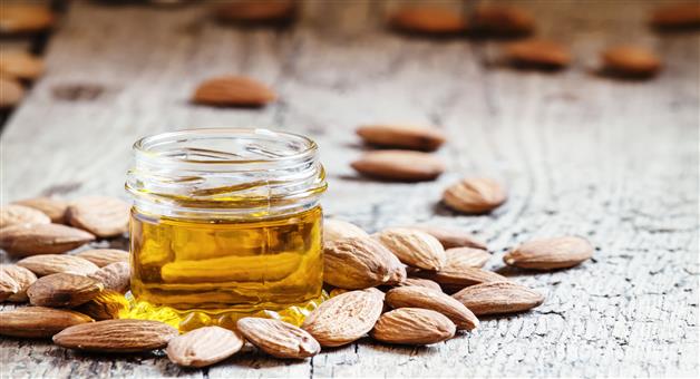 Khabar Odisha:Almond-oli-glow-the-face