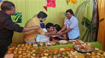 Khabar Odisha:Andhra-Pradesh-family-serves-son-in-law-379-food-items