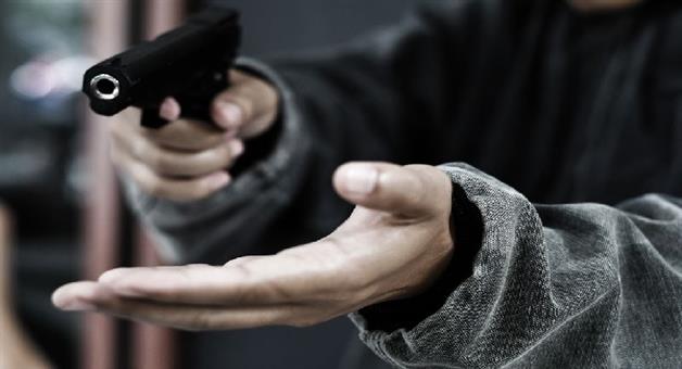 Khabar Odisha:Armed-Robbery-In-Bhadrak-Gun-Wielding-Gang-Loots-Cash-Gold-Villagers-Nab-One-Accused