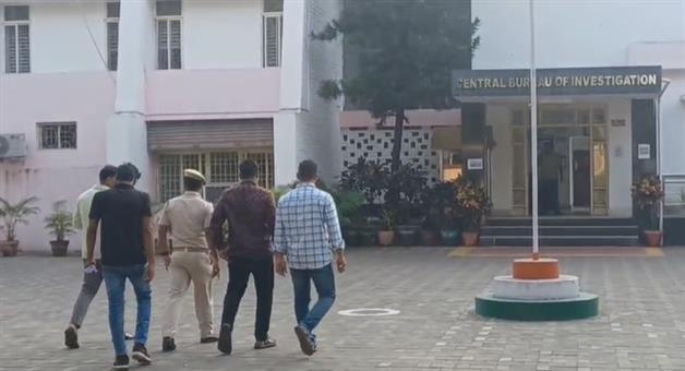 Khabar Odisha:Aspirants-leave-after-CBIs-7-hour-marathon-exam