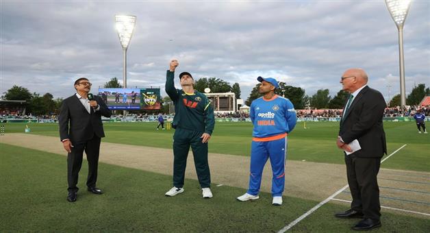 Khabar Odisha:Australia-wins-the-toss-and-decides-to-bowl-one-change-in-the-Indian-team
