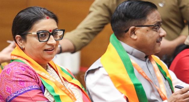 Khabar Odisha:BJP-Gears-Up-to-Woo-Gen-Z-Voters-Nitin-Navin-Entrusts-Major-Responsibility-to-Smriti-Irani