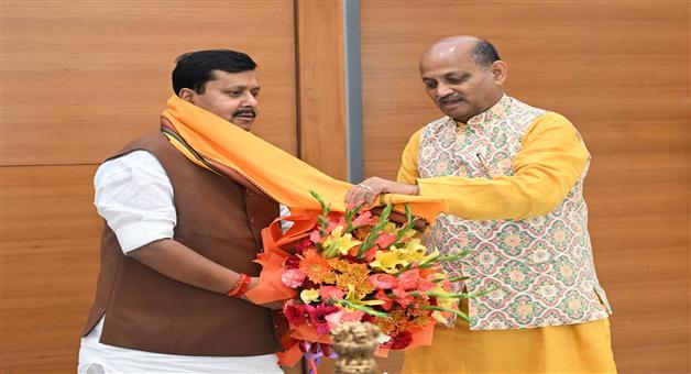 Khabar Odisha:BJP-State-President-Manmohan-Samal-Meets-National-President-Nitin-Naveen-Strengthening-Organization-in-Odisha