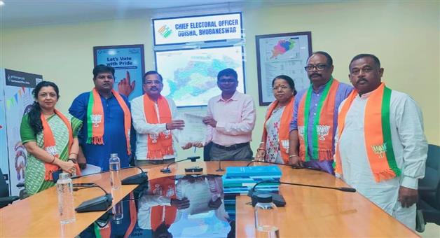 Khabar Odisha:BJP-delegation-met-the-Chief-Electoral-Officer-of-the-state