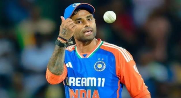 Khabar Odisha:Barabati-T20-Captain-Surya-Kumar-Yadav-along-with-6-other-players-arrive-in-Bhubaneswar