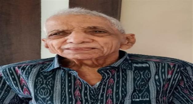 Khabar Odisha:Basant-Hota-father-of-senior-ophthalmologist-Dr-Sunita-Hota-passes-away-at-the-age-of-89