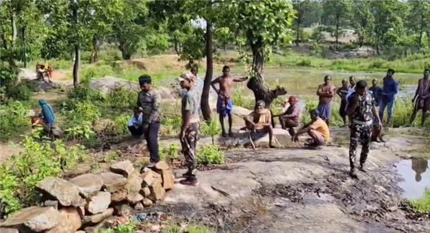 Khabar Odisha:Bear-attack-in-the-forest-claimed-life