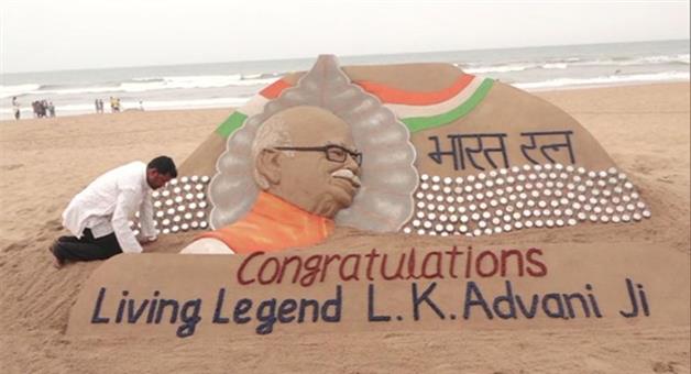 Khabar Odisha:Best-wishes-to-Lalkrishna-Advani-in-Balukakala