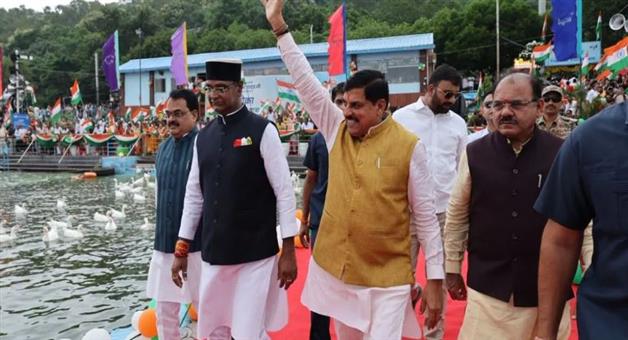 Khabar Odisha:Bhopal-Boat-Club-Floating-Tiranga-Yatra-Mohan-Yadav-UCC-MP
