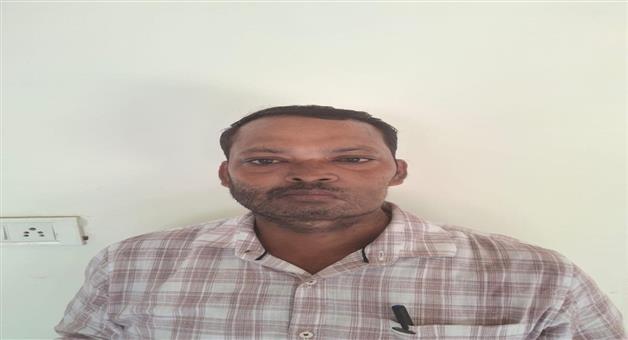 Khabar Odisha:Bhubaneswars-Kesari-Nagar-RI-caught-in-Vigilance-net