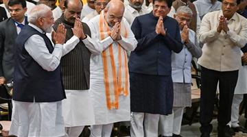 Khabar Odisha:Big-reshuffle-in-Modi-cabinet-PM-Modi-meets-President-after-minister-resigns