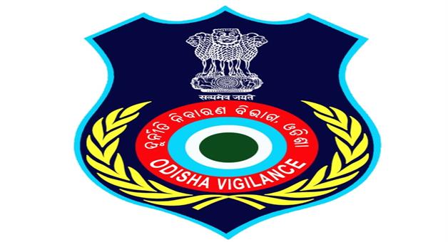 Khabar Odisha:Binjharpur-Additional-Tehsildar-in-the-vigilance-net
