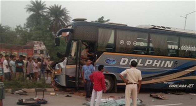 Khabar Odisha:Bus-accident-in-Angul-20-passengers-injured