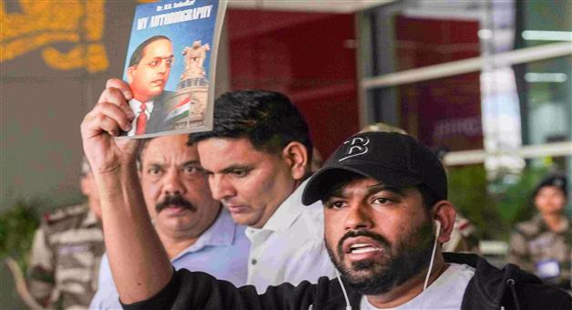 Khabar Odisha:CJP-chief-Abhijit-Dipke-released-from-police-custody