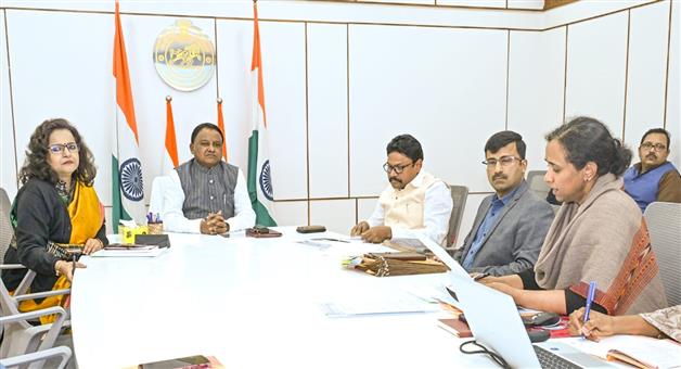 Khabar Odisha:CM-reviews-health-department-programs-emphasizes-on-strengthening-infrastructure