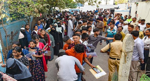 Khabar Odisha:Chief-Ministers-announcement-Free-bus-travel-for-NEET-candidates