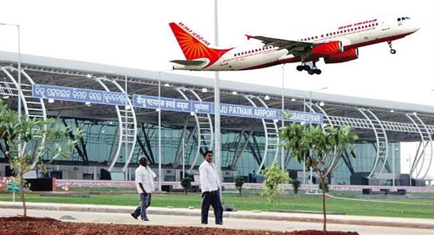 Khabar Odisha:Chief-Minister-launches-Bhubaneswar-Jharsuguda-flight-service