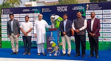 Khabar Odisha:Chief-Minister-launched-the-Hockey-World-Cup-Trophy-Tour