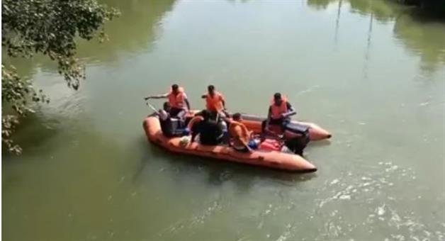 Khabar Odisha:Class-10-student-jumped-into-the-river