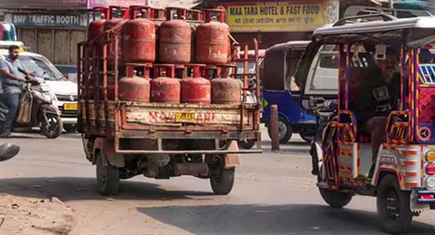 Khabar Odisha:Commercial-gas-cylinder-price-reduced-by-Rs-24-effective-from-this-date