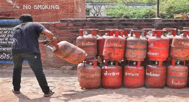 Khabar Odisha:Cooking-gas-at-just-Rs-300-in-Assam