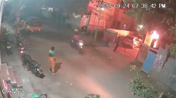 Khabar Odisha:Crime-3-petrol-bombs-thrown-at-house-of-RSS-member-in-Tamil-Nadu