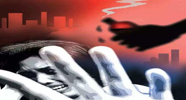 Khabar Odisha:Crime-Agranfamily-sleeping-terrace-summer-unknown-attacker-committed-acid-attack-as-4-injured