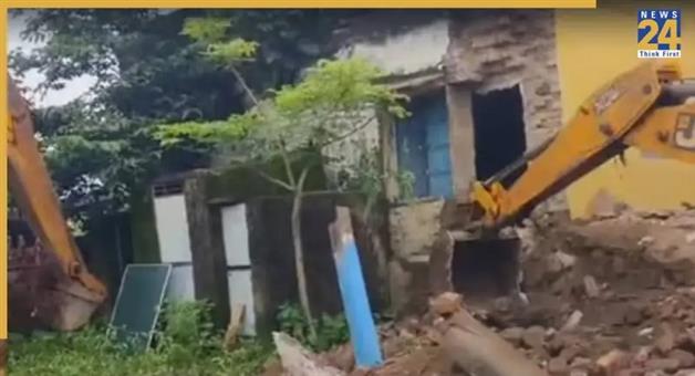 Khabar Odisha:Danapur-house-roof-collapsed-5-family-members-killed